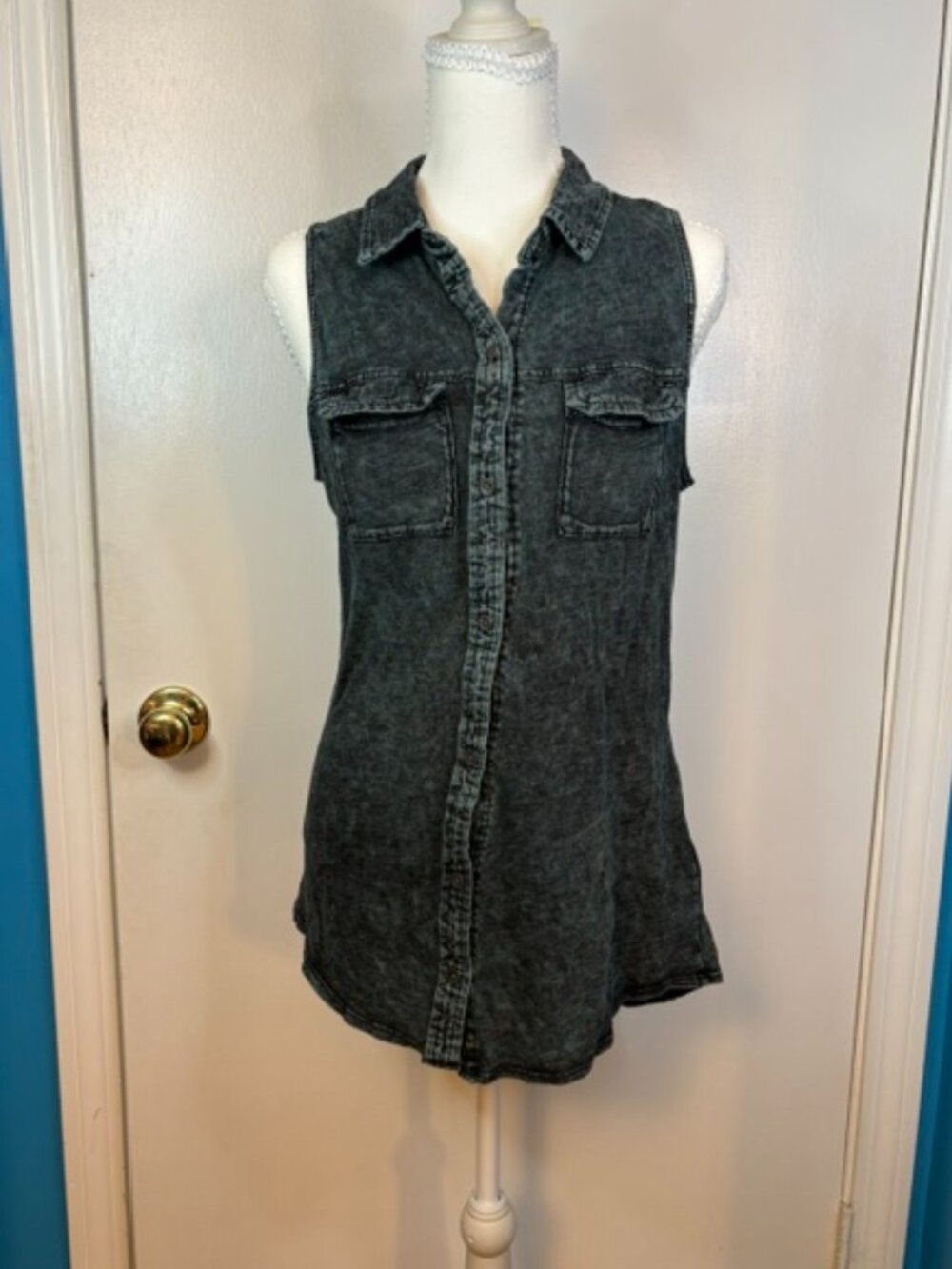 Rock and Republic sleeveless top